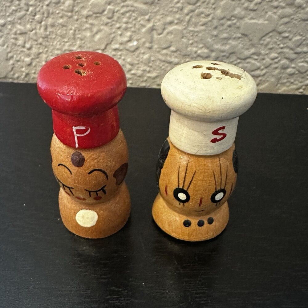 Vintage 1950’s Wooden Chef’s Salt and Pepper Shakers Set With‎ Cork Stoppers